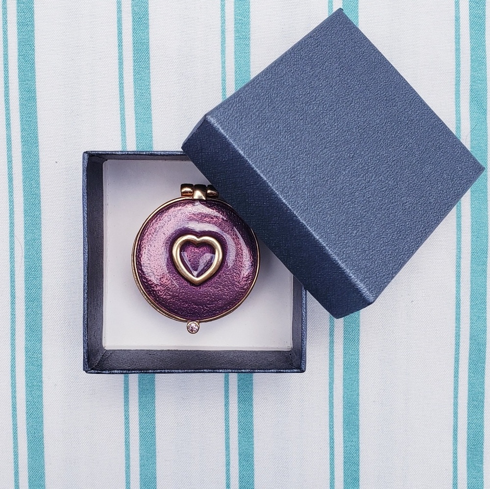 (gift or purchase) Necklace